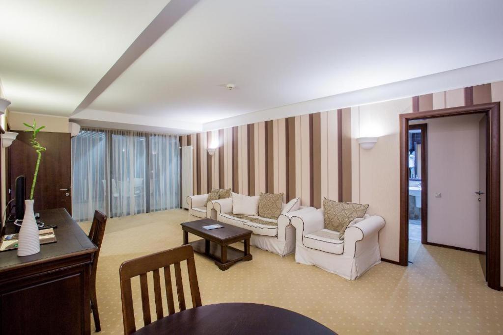 Alpin Resort Hotel - Apartamentele 2403-2404- Proprietate Administrata De Gazda Privata 포이아나브라소프 외부 사진